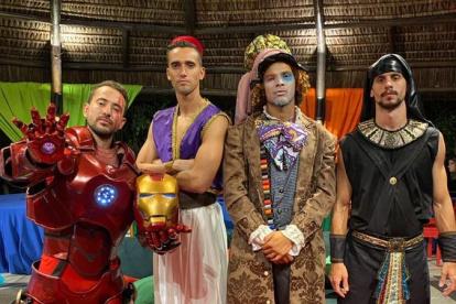 Los jugadores del Flamengo festejaron, entre disfraces, a Diego Ribas.