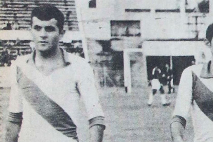 Chalmeta nació en Aucas en 1967. Luego se vinculó a las filas de El Nacional.