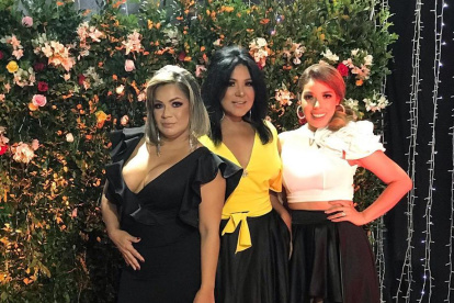 Maggie, Lila y Daniela Flores.