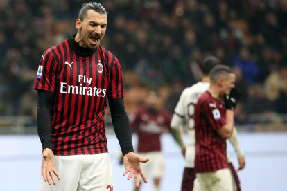 El delantero sueco se sumó a las causas benéficas para tratar de conseguir el dinero para la lucha contra el coronavirus