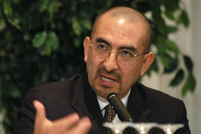 Elmer Huerta, reconocido médico que alerta sobre la situación del la pandemia del coronavirus en países como Ecuador.