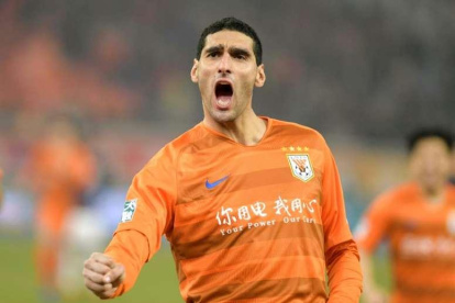 Marouane Fellaini jugó en el Manchester United, donde coincidió con el ecuatoriano Antonio Valencia