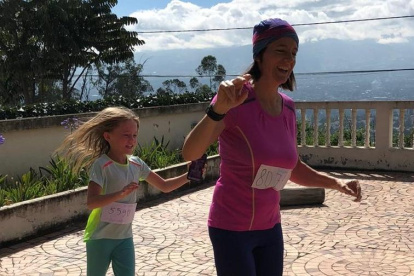 Elizabeth Bunz participó en la competencia atlética en compañía de su hija.