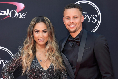 Stephen Curry, figura de los Warriors de Golden State, y su esposa Ayesha.