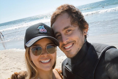 Marlon Vera junto a su esposa María Paulina Escobar, quien mostró su rabia por el fallo que consideró injusto.