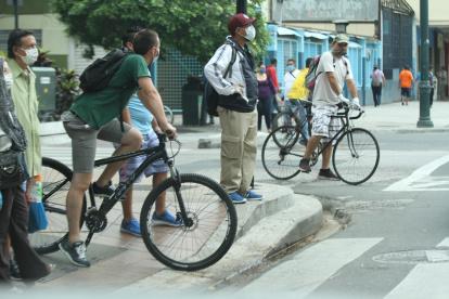 Movilidad. Los ciclistas aseguran que hace falta la implementación de ciclovías en toda la ciudad.