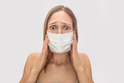 Hay personas que empiezan a desesperarse cuando llevan puesta la mascarilla.