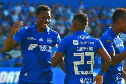 Daniel Angulo (i) ha mostrado su deseo de volver a Ecuador, especialmente a Emelec.