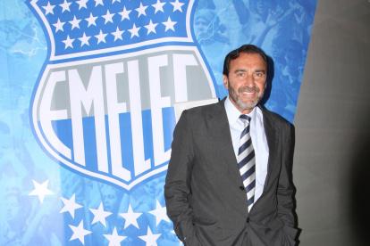 El presindete de Emelec, Nassib Neme, basa su decisión en la orden que dio el Gobierno, cediendo competencias a los municipios.