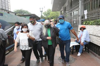 Defensa. La abogada de Salcedo, Luz María Pico, a la salida de la Corte.