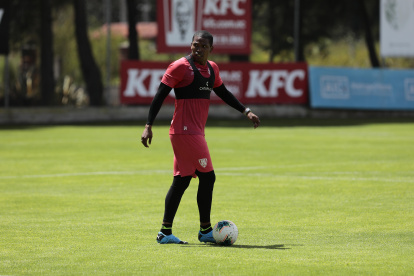 El delantero Edson Montaño cumplió con su primer entrenamiento como jugador del Independiente del valle