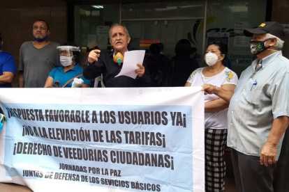 Varias agrupaciones sociales se citaron en Defensoría para oficializar sus reclamos contra CNEL.