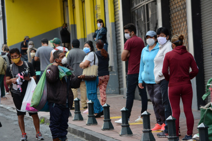 Ciudadanía. En varios puntos de Quito se registran aglomeraciones y ventas ambulantes sin ningún control.