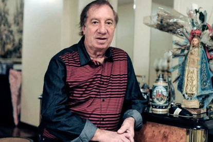 El exseleccionador permanece internado en una residencia geriátrica por una enfermedad neurológica denominada Síndrome de Hakim-Adams.