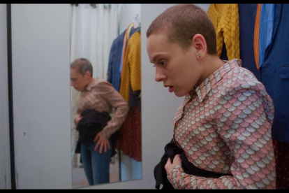 Es una miniserie de Netflix de cuatro capítulos donde explora el mundo de la comunidad judía ultraortodoxa.