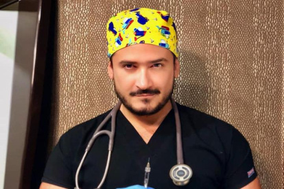El doctor ha operado a varias famosas, entre ellas Paola Farías y Mirely Barzola.