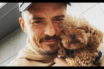 El artista casi nunca se despegaba de su perro, inclusive lo llevaba al set de filmación.