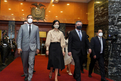 La vicepresidenta Muñoz dio un discurso de paz, prudencia y paciencia durante su posesión.