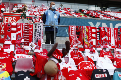 En mayo se disputaron algunos partidos del torneo regional pero con gradas totalmente vacías, solo con las gradas vestidas con las camisetas de los equipos que simulaban al público.