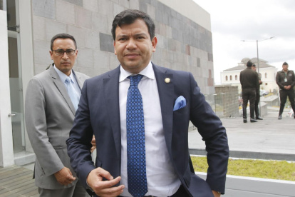 Decisión. César Litardo tenía previsto reunirse ayer con los jefes de bloque para definir la agenda legislativa.