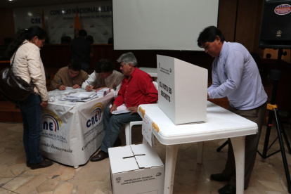 El voto, de acuerdo a lo que dicta la Constitución, es obligatorio.





Agencia(ag-extra ag-expreso ag-quito)