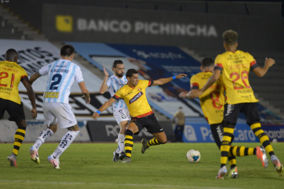 Barcelona perdió ante Guayaquil City y el técnico Fabián Bustos alegó que el cansancio le está pasando factura a su equipo.