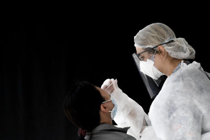 Dudas y respuestas sobre los casos de reinfección por coronavirus en Ecuador.