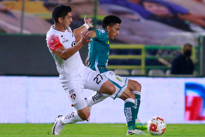 Ángel Mena, ofensivo ecuatoriano del Atlas, volvió a ser clave para el León.

 FBL-MEX-LEON-ATLAS-HEALTH-VIRUS