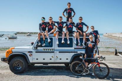 Richard Carapaz publicó algunas fotos junto a sus compañeros, disfrutando la jornada libre en la competencia.