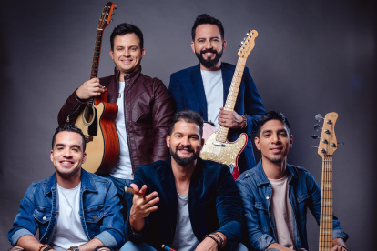 Ray, Juan, Gustavo, Érick y Fernando, integrantes de Doble Sentido.
