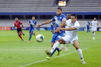 El equipo albo se fue por delante en el marcador al finalizar el primer tiempo.