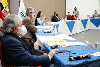 La sesión del pleno del CNE se extendió hasta la madrugada de este 1 de octubre. Se analizo el caso de Unes, Unión Ecuatoriana, Unidad Popular y CREO.