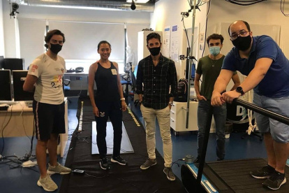 Equipo. Johana y los profesionales con los que lleva su trabajo desde el 15 de septiembre.