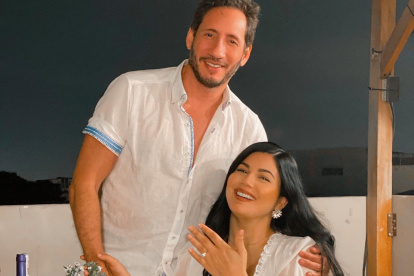 AU-D con su novia Gisella Flores