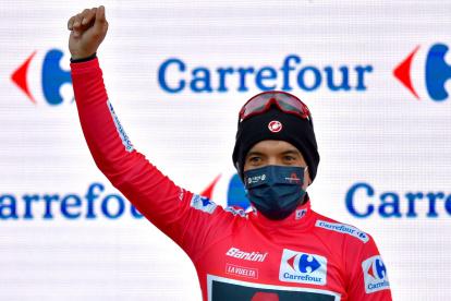 Richard Carapaz lució nuevamente el maillot rojo como líder de la Vuelta a España, tras culminar la séptima etapa.