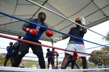 Entrenamiento. Ítalo Perea (i) y Julio Castillo durante una práctica en Portoviejo.