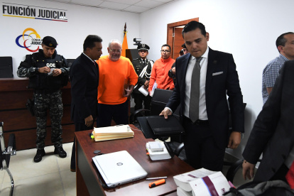 Petroecuador. Carlos Pareja Yannuzzelli es uno de las decenas de funcionarios investigados por corrupción.


AUDIENCIA 

JUCIO PECULADO PARA CARLOS PAREJA YANNUZZELI

COMPLEJO JUDICIAL DEL NORTE  



04 de octubre  de 2018

KARINA DEFAS 

Agencia (ag-expreso ag-extra ag-quito)