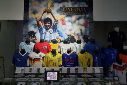 Diego Maradona sigue recibiendo homenajes alrededor del mundo.