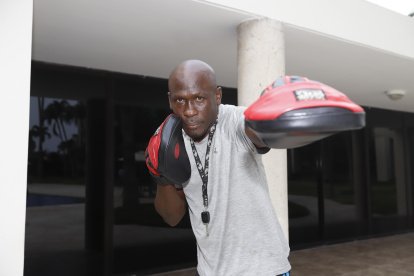 El exboxeador se gana la vida actualmente como entrenador personal en el deporte de sus amores.