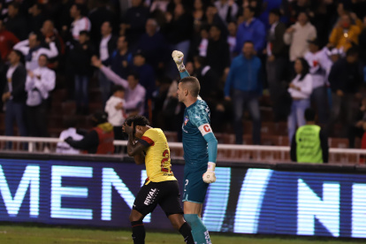 Adrián Gabbarini le atajó un penal este año a Barcelona en Casa Blanca.