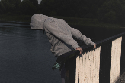 Referencial. Un joven fue rescatado por transeúntes.