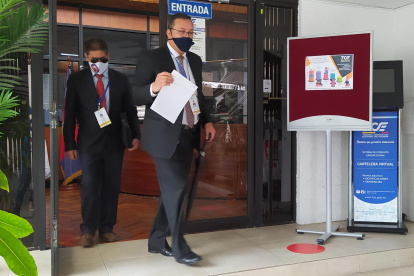 Los observadores piden al Contencioso Electoral una investigación profunda al consejero Hernán Ulloa.