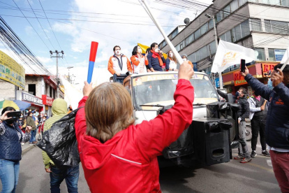 Recorridos. Andrés Arauz continuó ayer con la campaña electoral que concluye a la medianoche del jueves.