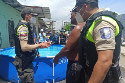 Al menos 25 piscinas han sido desmontadas de la vía pública en Guayaquil.