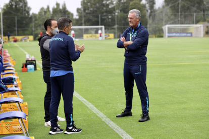 Gustavo Alfaro organizó un microciclo con jugadores del torneo local pensando en las fechas de marzo