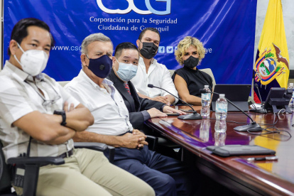 El COE cantonal en una reciente reunión con funcionarios de la Agencia de Estados Unidos para el Desarrollo Internacional (USAID).