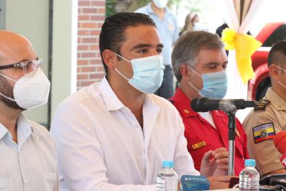 El alcalde de Samborondón, Juan José Yúnez, durante la rueda de prensa.