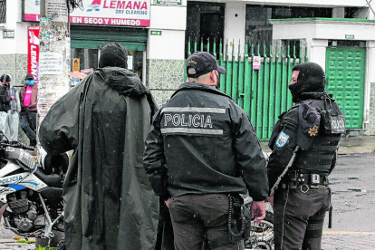 La ciudadanía cuestiona dos acciones policiales registradas esta semana en el Centro Histórico.