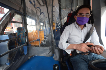 Transporte publico de Quito tiene escasas medidas de seguridad en el interior de sus unidades. Las que hay son de tipo artesanal.