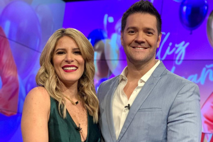 La pareja de presentadores son esposos. Cumplirán 14 años de matrimonio.